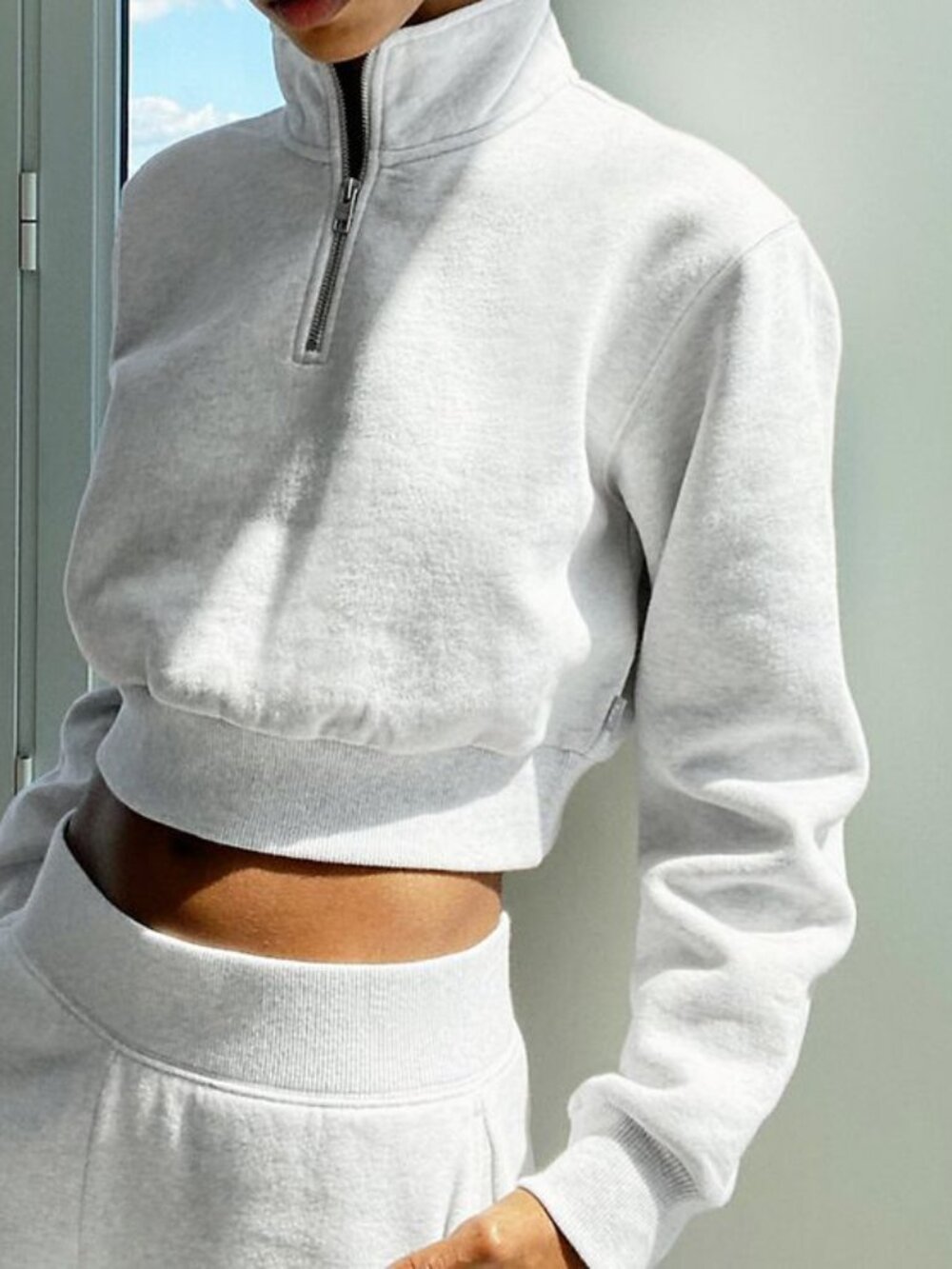 Aritzia TNA Cozy AF Fleece 1/2 Zip Cropped Boxy Sweatshirt Light Grey Size Small